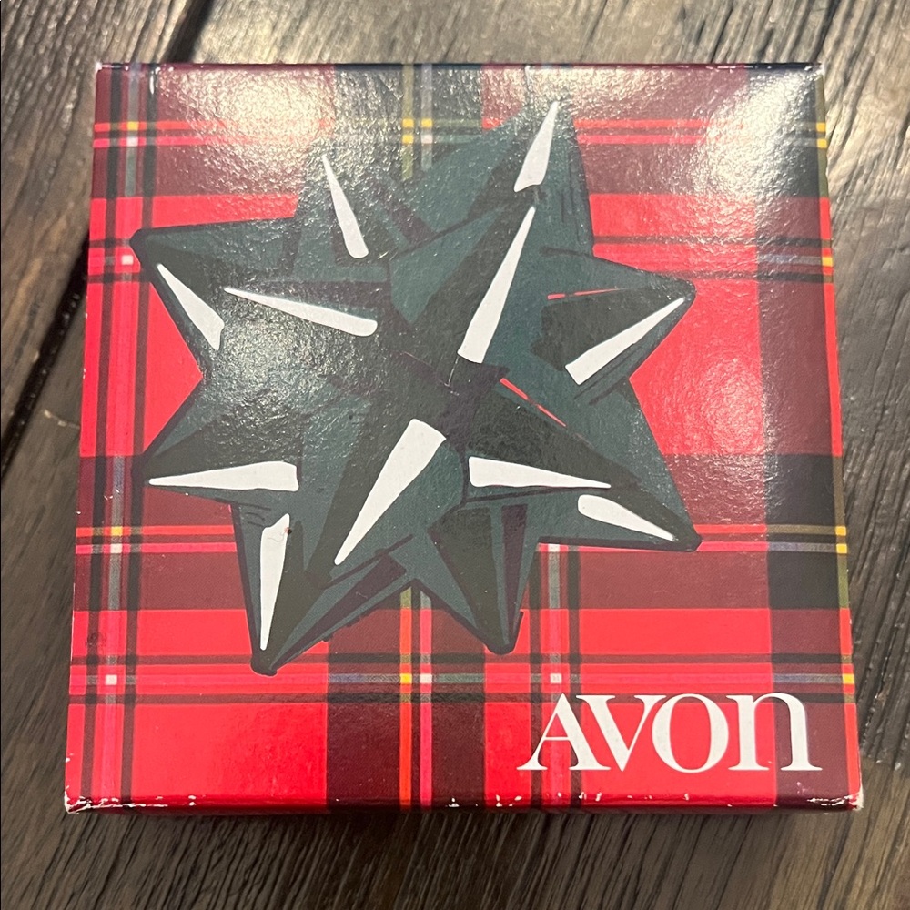 NWT ♥️Avon 2018, Holiday charm bracelet The Nutcracker. Never worn